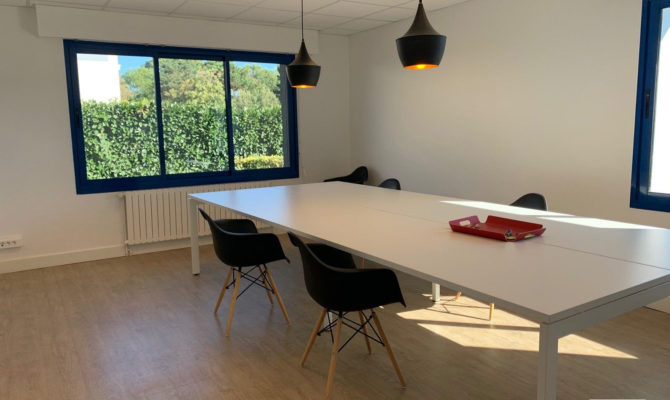 location Bureaux 240.00 m²