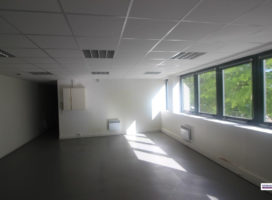location Bureaux 62.54 m² Rennes 35
