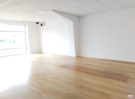location Local d'activité 190.00&nbsp;m² Melesse 35