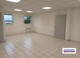 location Bureaux 98.00 m² Couëron 44