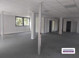 achat Bureaux 192.30 m² Chartres-de-Bretagne 35