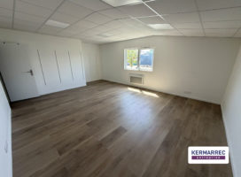 location Bureaux 60.00&nbsp;m² Séné 56