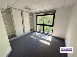 location Bureaux 150.00 m² Vannes 56