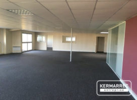 location Bureaux 92.00 m² Montgermont 35