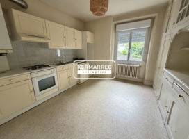 location Bureaux 136.00 m² Vannes 56