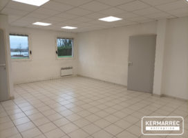 location Bureaux 98.00 m² Couëron 44