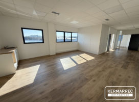 location Bureaux 90.00 m² Séné 56