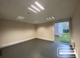 achat Bureaux 166.00 m² Le Rheu 35