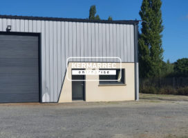 location Local d'activité 216.00&nbsp;m² Surzur 56