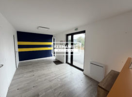 location Local d'activité 200.00 m² Plescop 56