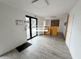 location Local d'activité 200.00 m² Plescop 56